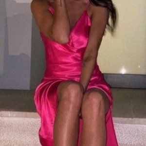 ZARA BEAUTIFUL PINK SATIN  V-NECKLINE DRESS